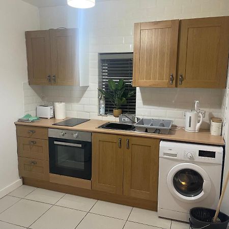2 Bed Flat Right In Centre Of Portrush Town Appartement Buitenkant foto