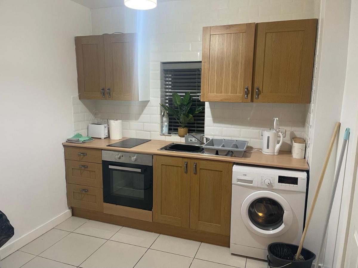 2 Bed Flat Right In Centre Of Portrush Town Appartement Buitenkant foto
